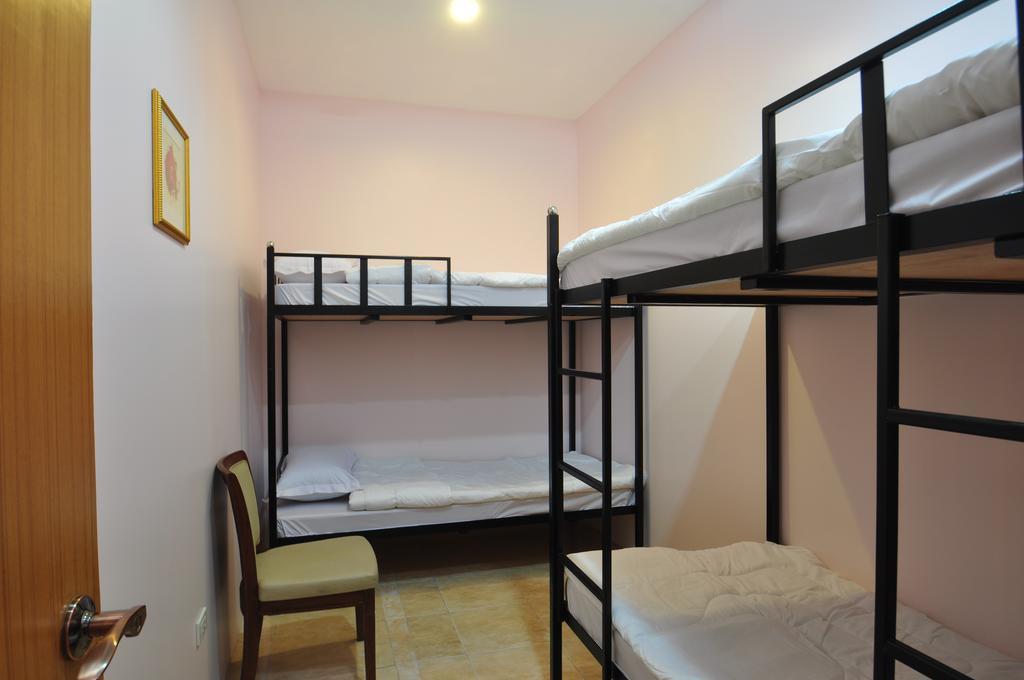 Orchid Hostel Bangkok Extérieur photo