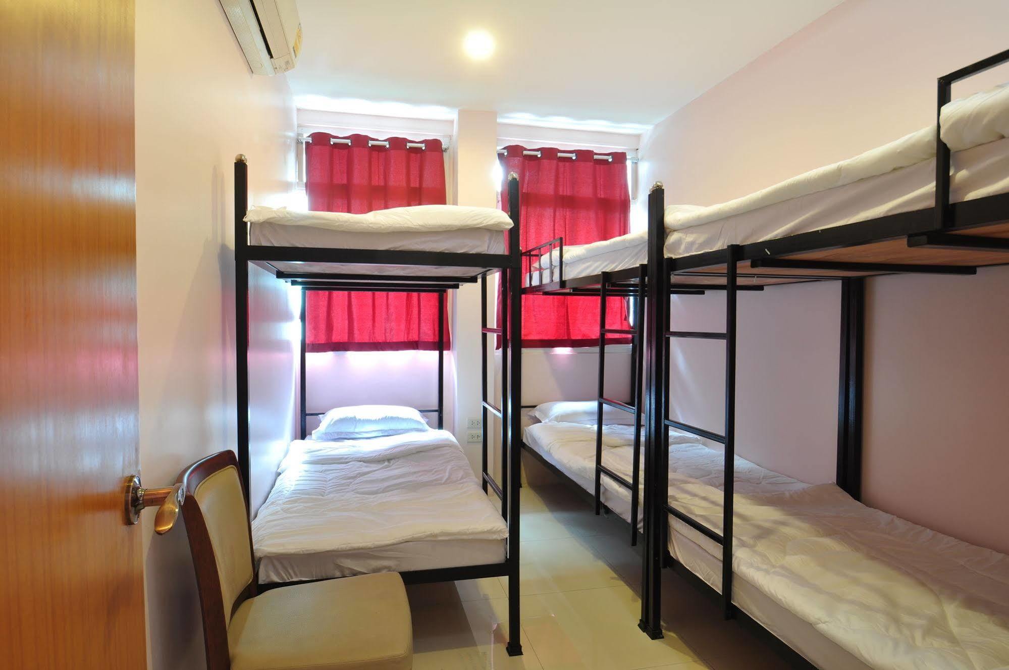 Orchid Hostel Bangkok Extérieur photo